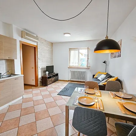 10 Minuti Da Gardaland Con Piscina E Giardino Lägenhet *