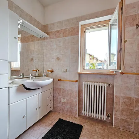 10 Minuti Da Gardaland Con Piscina E Giardino Salionze